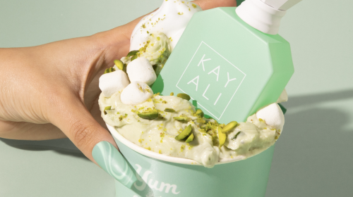 KAYALI: LA FRAGRANZA DELL’ESTATE YUM PISTACHIO GELATO 33 EAU DE PARFUM INTENSE